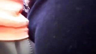Հսկայական կրծքերով հ ...